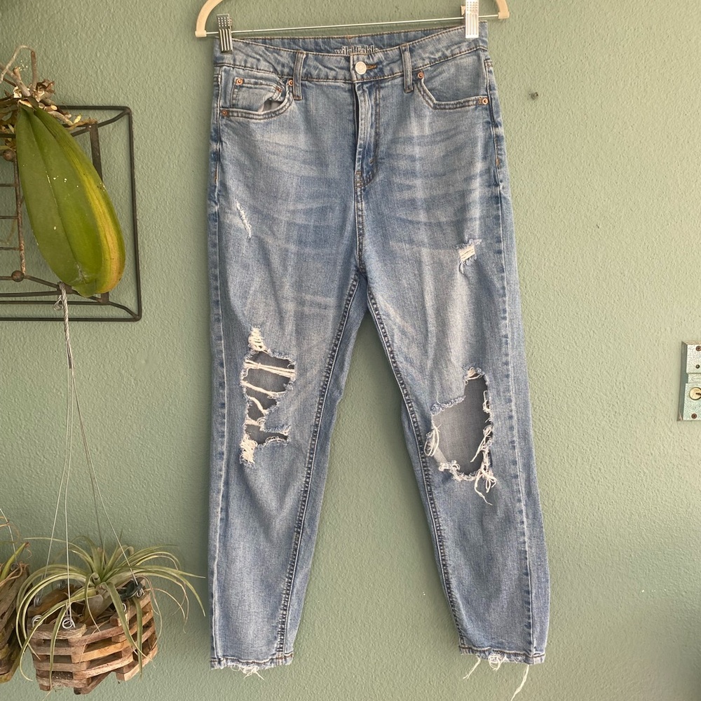 Wild Fable Light washed Distressed Jeans